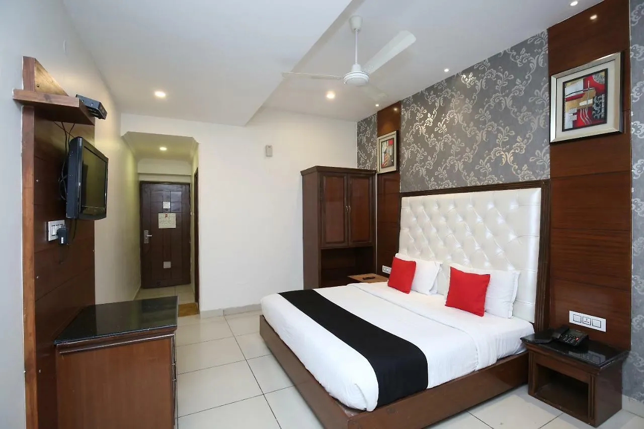 Hotel Shagun Chandigarh Zirakpur 3*,