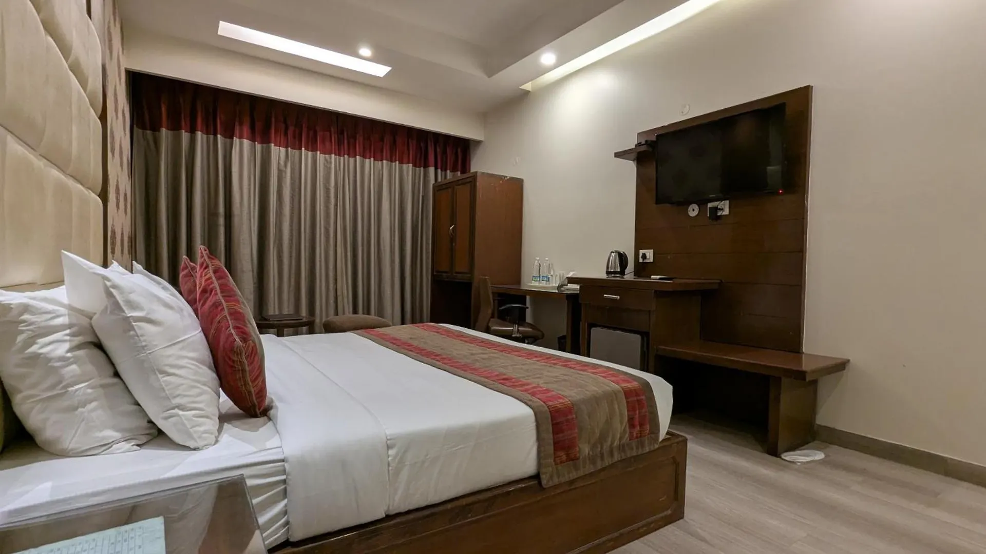 Hotel Shagun Chandigarh Zirakpur הודו