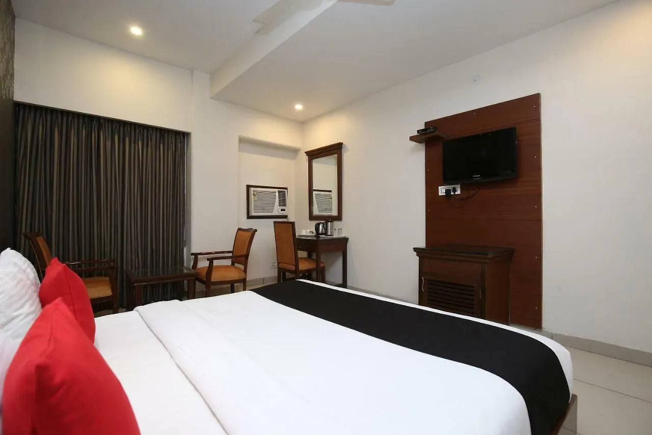 Hotel Shagun Chandigarh Zirakpur הודו