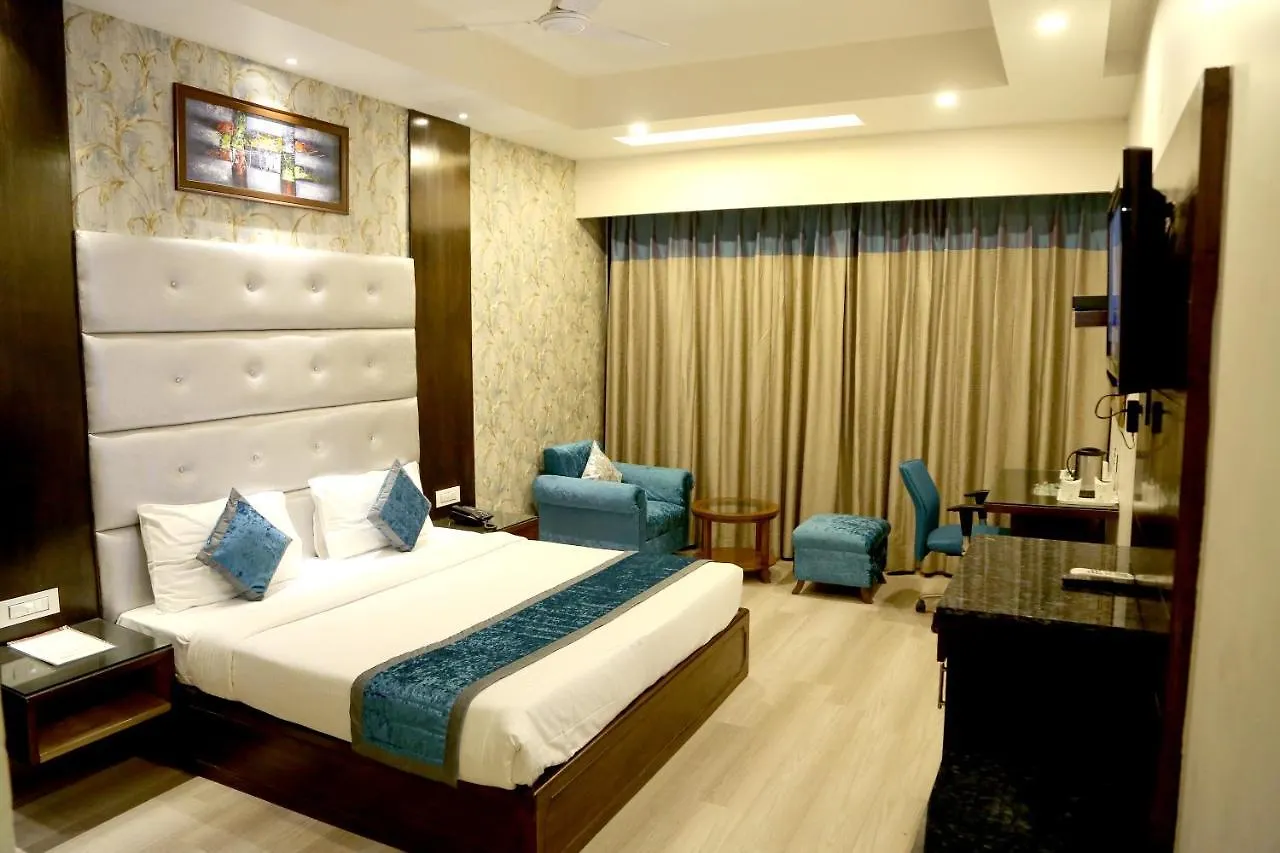 Hotel Shagun Chandigarh Zirakpur הודו